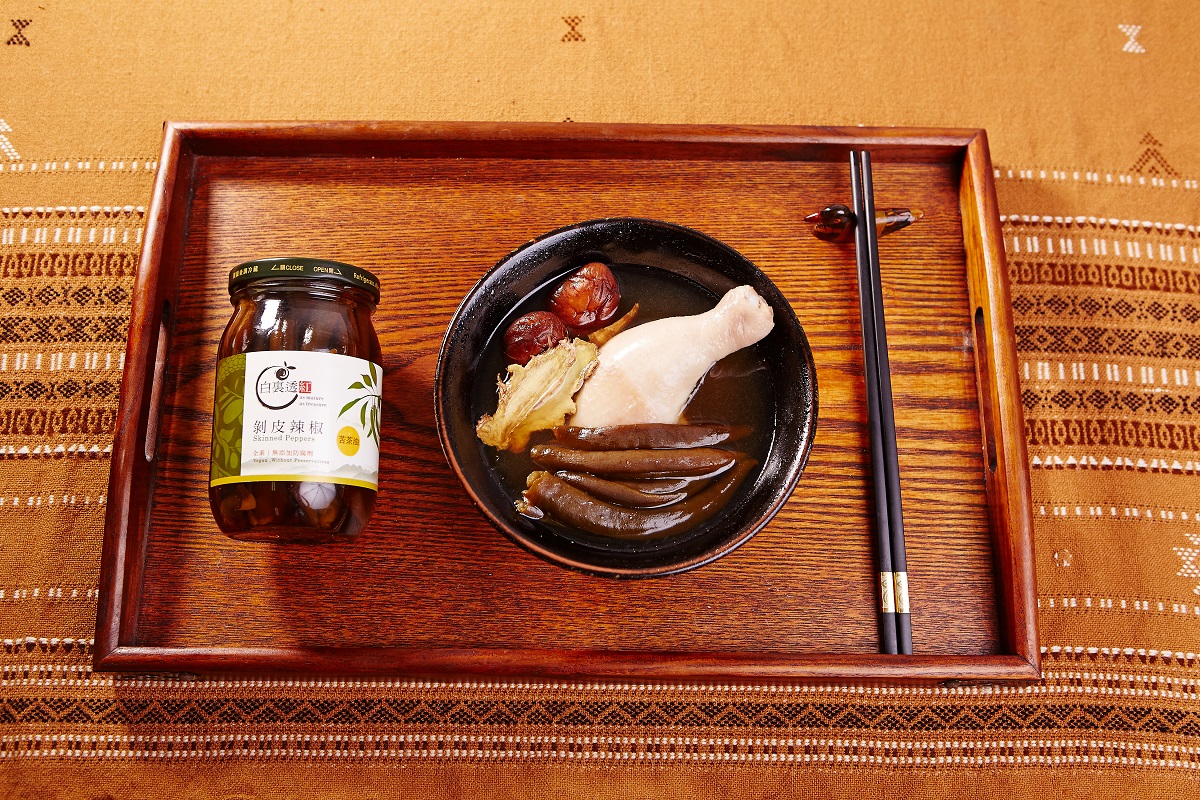 白裏透紅 苦茶油剝皮辣椒 450克 白裏透紅 苦茶油剝皮辣椒 450克