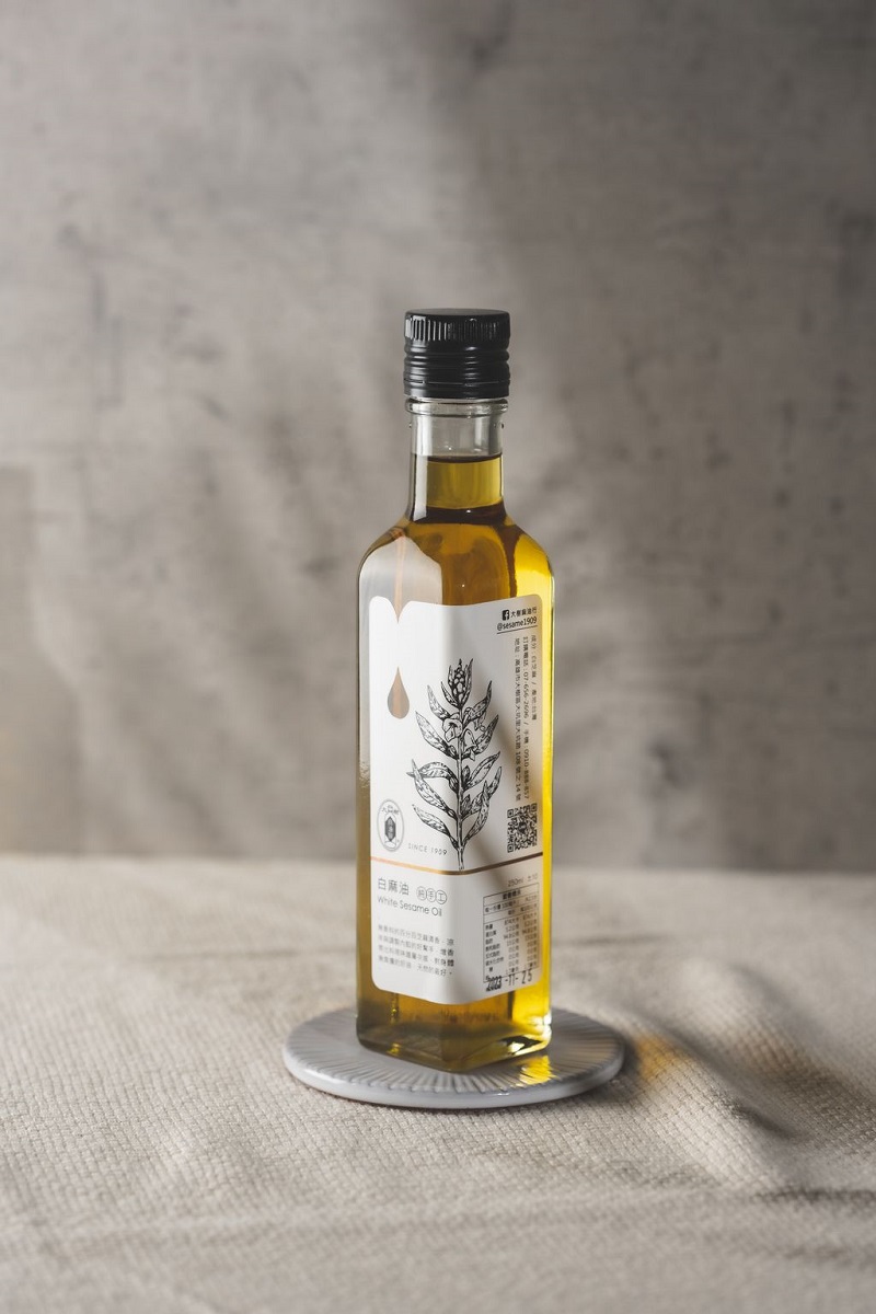  大樹麻油行 水洗冷壓柴燒白麻油250ml